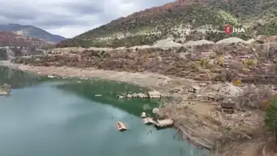 Sonbaharda Gölgede Kalan Köy: Kartpostallık Manzaralar
