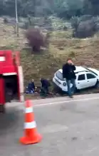 Eğirdir'de Kaygan Yolda Seri Kaza: Yaya Yaralı