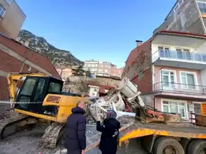 Isparta Eğirdir'de Boş Bina Çöktü!