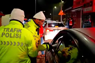 Isparta'da Güvenlik Denetimleri: 3 Aranan Şahıs Yakalandı