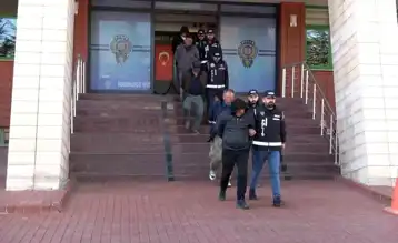 Isparta'da Kaçak Define Avı: 5 Gözaltı
