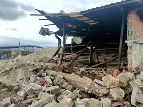 Köy Besihanede Büyük Yangın! 17 Hayvan Telef Oldu