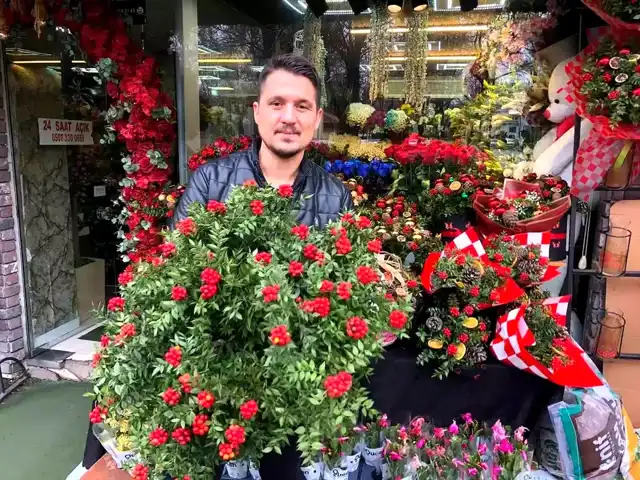 Isparta'da Yılbaşı Süsü Kokina Çiçeği Revaçta!