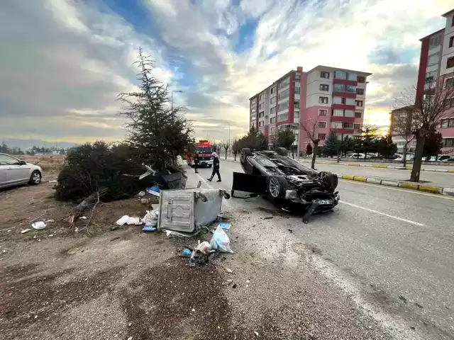 Isparta'da Lüks Araç Kazası: Sürücü Hafif Yaralandı