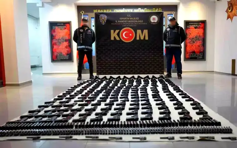 Isparta'da Büyük Ruhsatsız Silah Operasyonu!