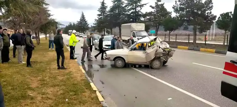 Isparta'da Trafik Kazası: Sürücü Öldü