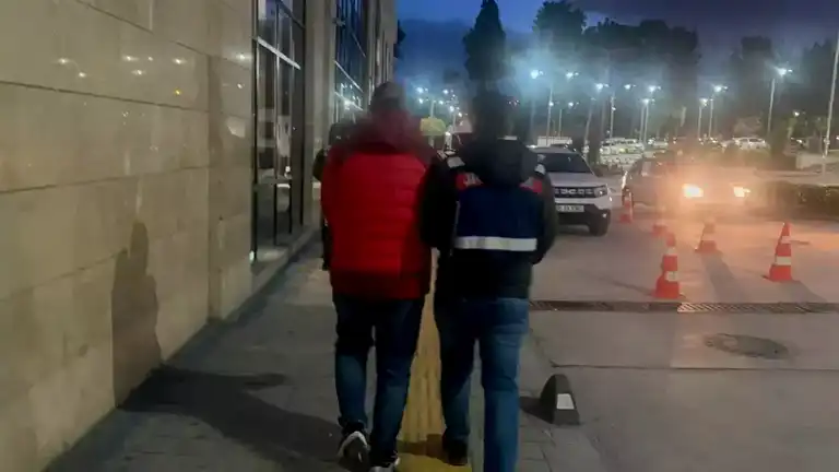 İzmir-Isparta'da 5 Terör Propagandacısı Yakalandı